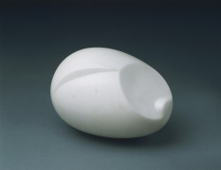 Avtavr:constantin Brancusi, Newborn #1, 1915, White Marble, 15 × 21 × 15 Cm. Philadelphia