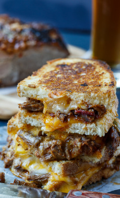 babygirls-sweetsurrender:  What? @blueliner25 @nat773 Grilled cheese brisket sammy.   Damn you @babygirls-sweetsurrender