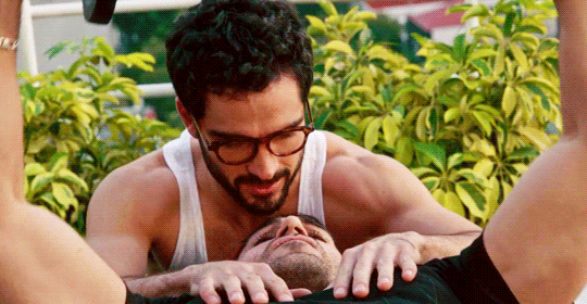 omgaylove:  http://omgaylove.tumblr.com/