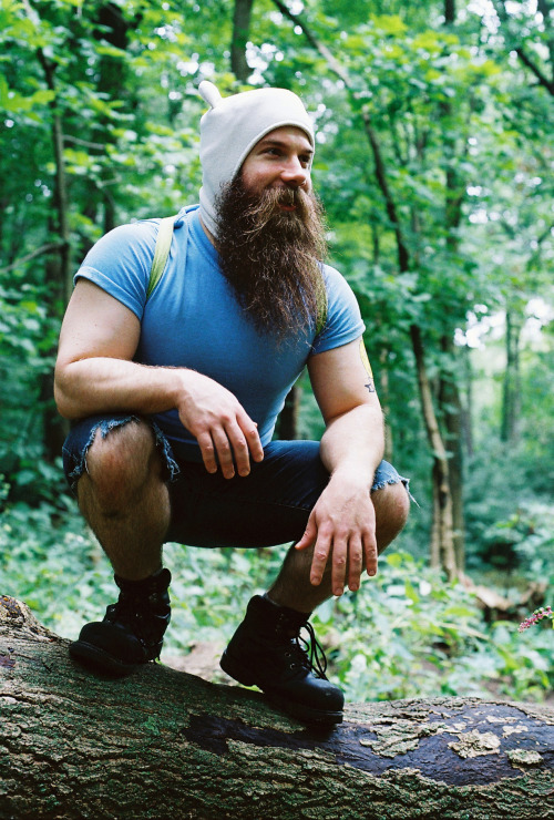 dinobuttz:  adventuretiem:  future-finn:  Two weeks to Otakon.  good god your beard is just getting moar and moar majestic!  Dude you are the most majestic/beastly man I have ever seen. 