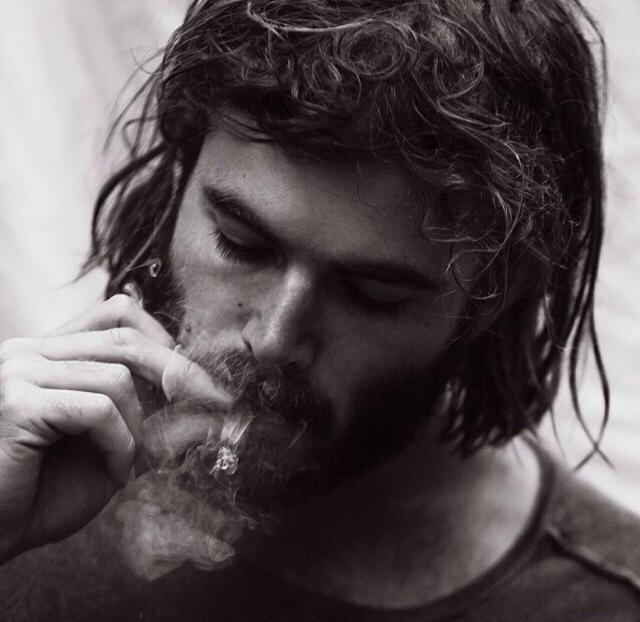neon-eye:  Angus Stone.  x