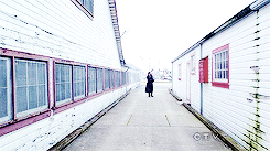 reginaoflocksley:  once upon a time » red &amp; white 