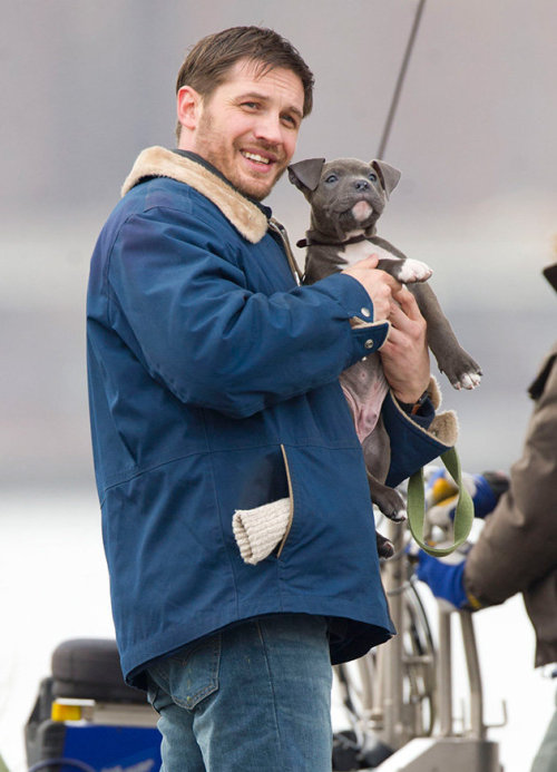 matthulksmash:  Tom must be really bad with raising animals, because it’s a different dog in each picture. 