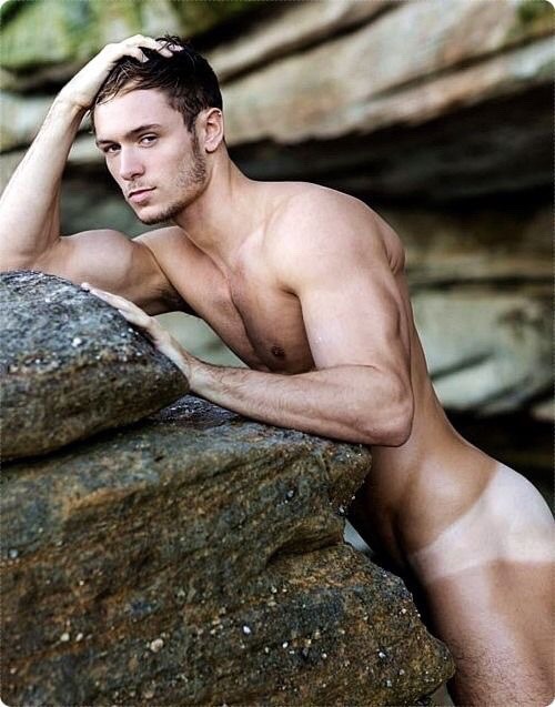 incognitomen:  3leapfrogs:  .3leapfrogs•=• •=• •=•    Fuck me that’s HOT! More at men incognito!