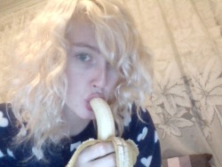 givemehappyandhealthy:  this banana is yum