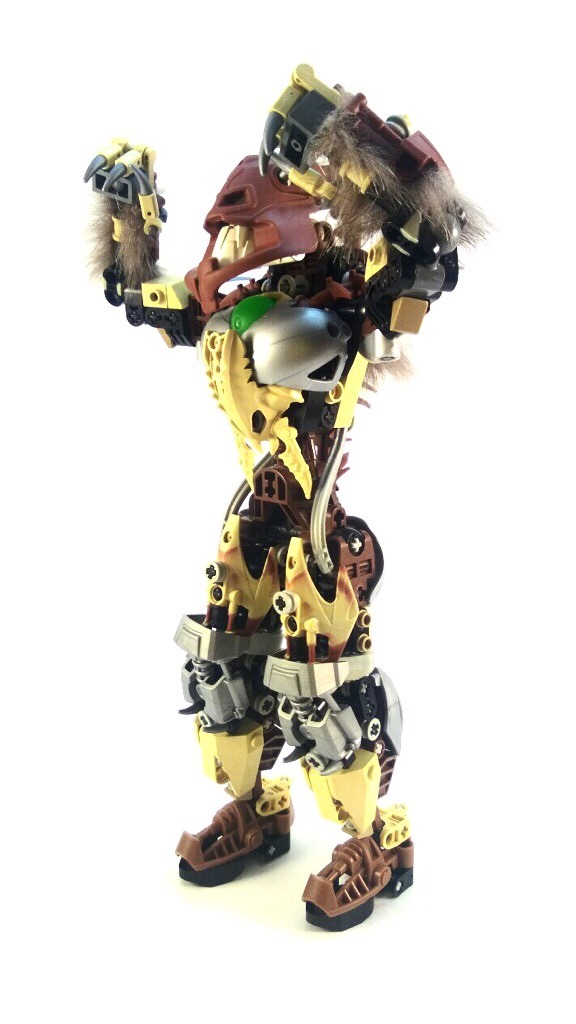littletaggy:  According to the Bionicle Wikia, “it has been confirmed that female