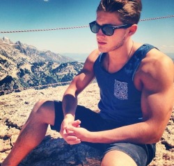 hotcelebs2000:  CODY CHRISTIAN