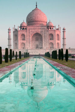 earthlycreations:  Taj Mahal | Megan Kwasniak