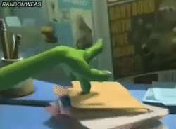 lu-zap:  lu-zap:  No has entregado tu papeleo xDDD  