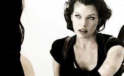 valkubanging: zombie fighting girlfriends (◡‿◡✿)