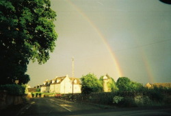 radio-atlantis:  is that a rainbow i see above london town 