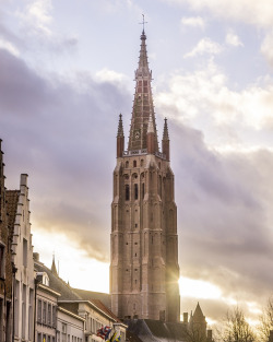 breathtakingdestinations:  Church of our Lady - Bruges - Belgium (von aurelian2012) 
