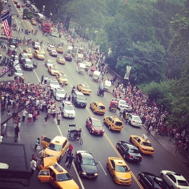 sxlina:  Outside of Gaga’s apartment 