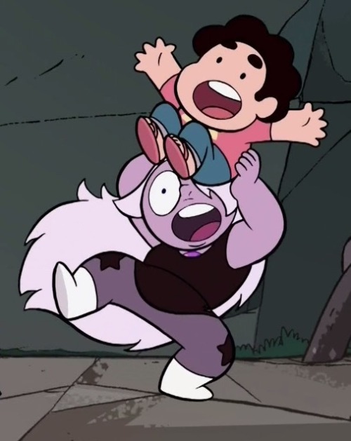 widdle:rochejii:A very important frame#someone who doesnt watch su should caption thisa small purple