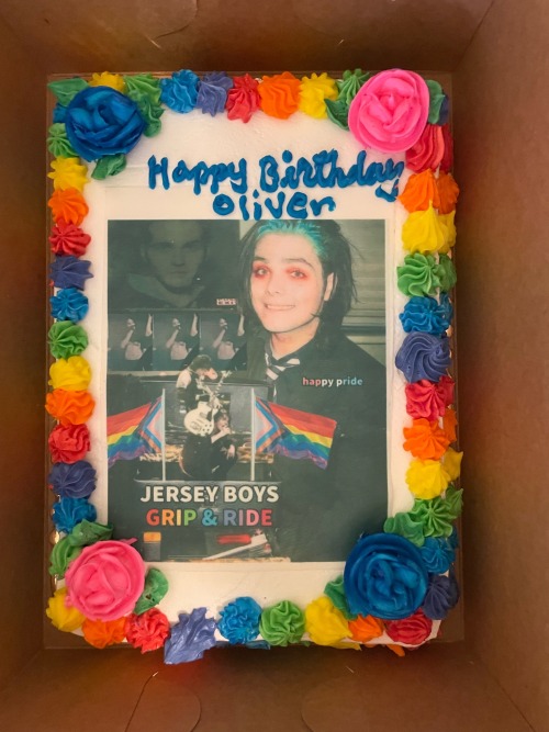 Absolutely The Cake Of All Fucking Time. I Wish Yall Couldve Seen The Safeway Employee Who Had To Take