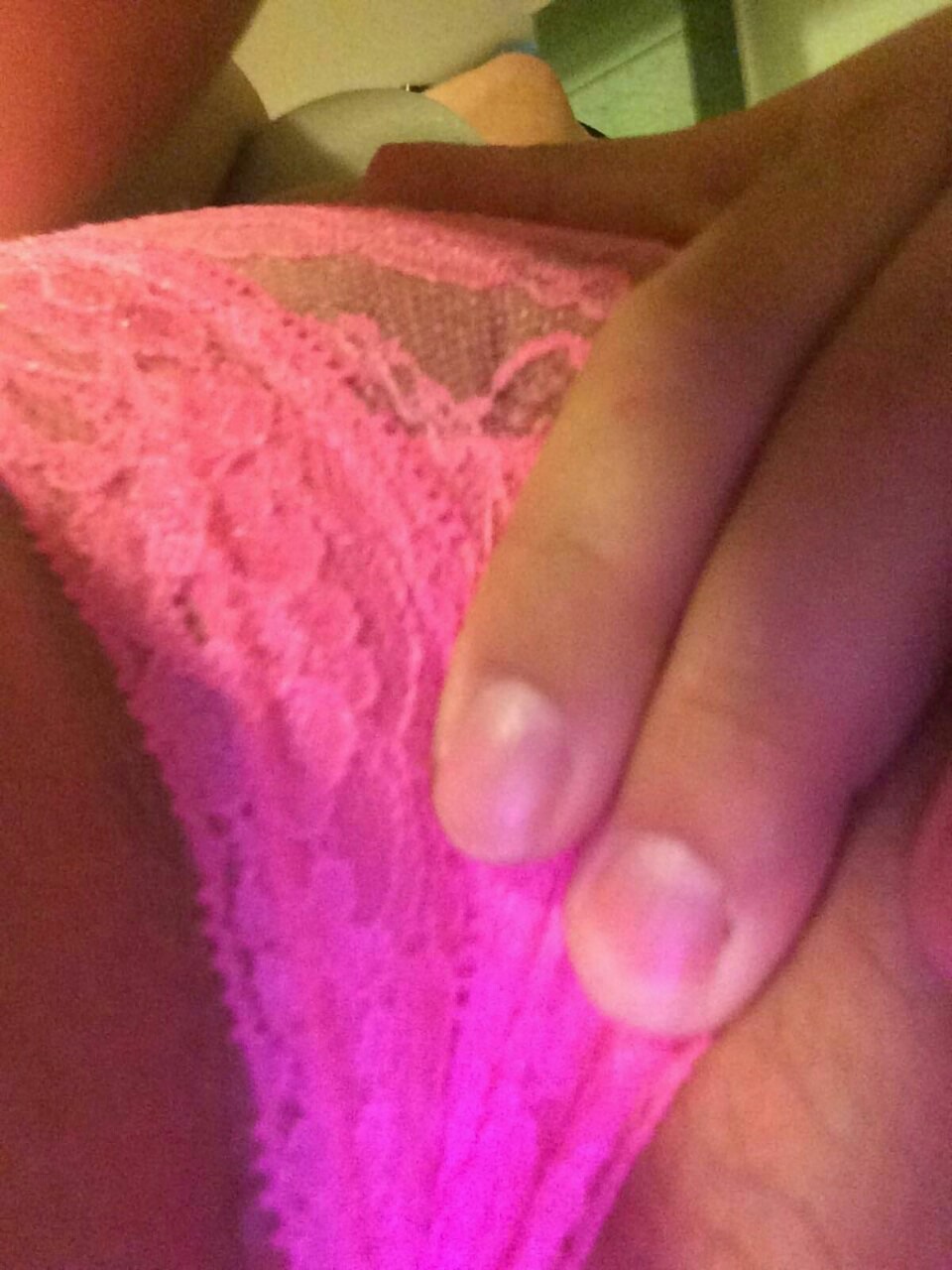 jpangel101:  Super hot kik girl Kelly sends pics of her great body, big tits, feet