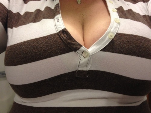 ijerk2this:  blztoy:  More of the wife’s cleavage!! blztoy13  Would this not be fun to see??? (Using imagination)… 