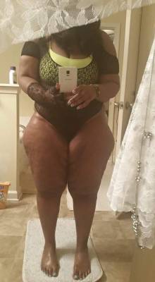 Thick women/ BBWs