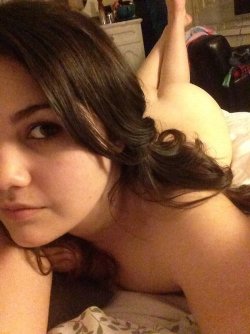 acadux: Horny Tiny Girls Wanna Date Now!!!