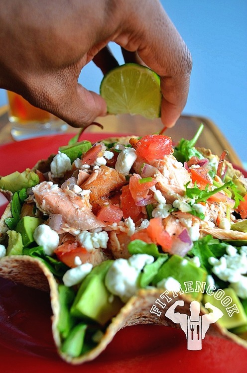 Ezekiel Tortilla Taco Salmon Salad (traduccion en espanol abajo) Ingredients: 1 large Ezekiel tortil