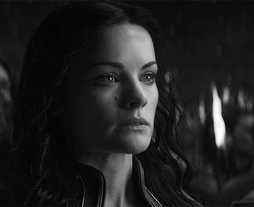 marvelheroes:  JAIMIE ALEXANDER as LADY SIFThor: The Dark World (2013) dir. Alan Taylor