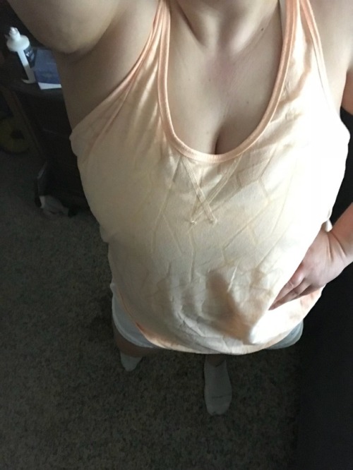 mamma-mia1:  White shorts and a see-thru tank seemed like a good way to go for the gym today. Now I just need a shower and massage volunteer. Or maybe two😉