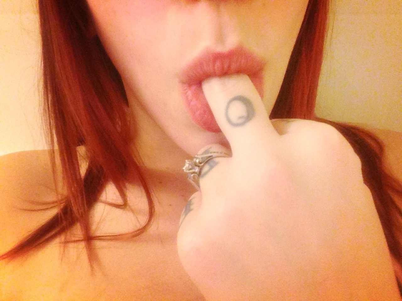 hopeless37:  To the lovely anons trying to get me to delete my blog 💋