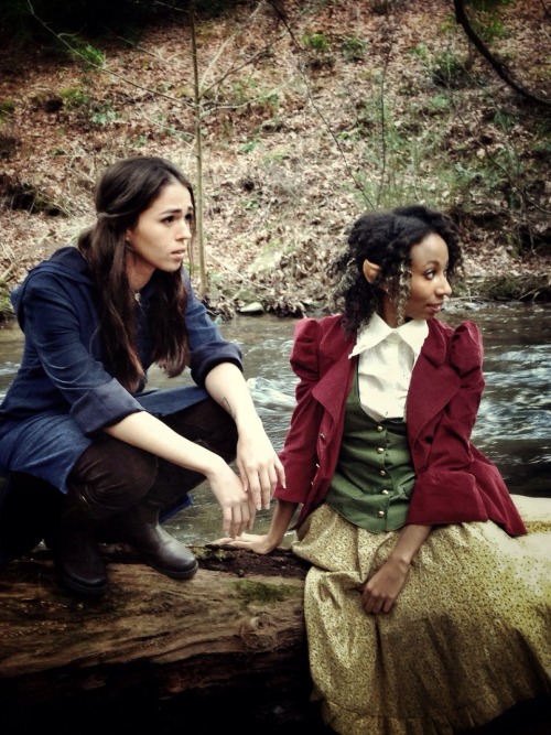 chrissyplaysdressup: We got some cute photos of our hobbit costumes this week! They’re still n