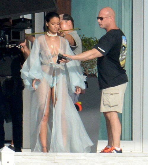 nudecelebsblog:  Rihanna Topless