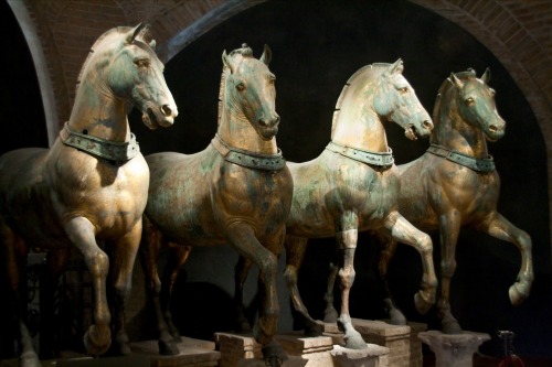 mediumaevum:Triumphal QuadrigaThese four horses initially adorned the Hippodrome of Constantinople. 