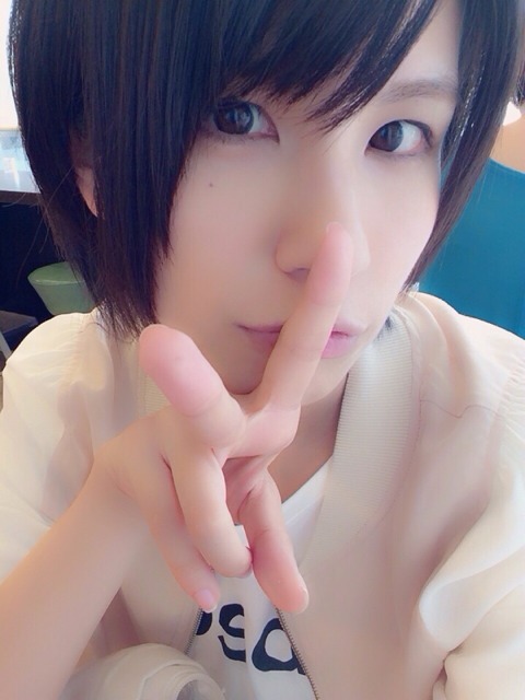 xxxakaskorpion:  Nakanishi Yuuka G+ 2014/06/21  りおんなう♡With Rion now ♡  Comments:  Azuma Rion中西さーん＼(^o^)／Nakanishi-sa~n ＼(^o^)／ Isohara Kyouka今日の女はりおんですか( ´°Д°` )So your woman for today is Rion?