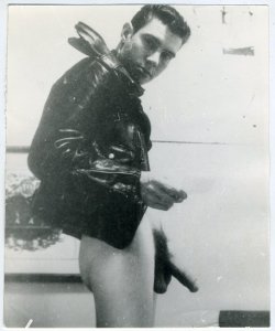 vintagemalebeefcake:  PHOTO # 8190 