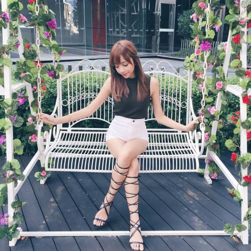 hot-girls-asia: Download our latest Hot Asian Girls app to view more of hot and sexy Asians! Link Be