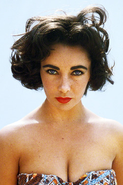  Elizabeth Taylor photographed by Robert Vose for the Look magazine, 1956 