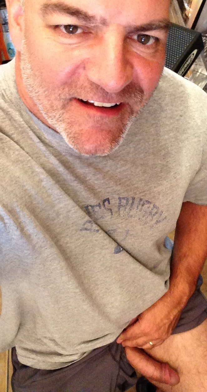ohh-daddy:   Follow Oh Daddy! for hot older men that make you want to cum! Archive: