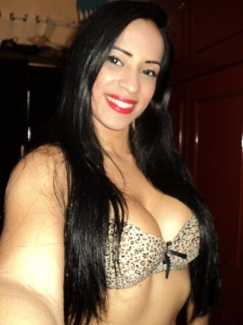 122393420:  Pryscila Silva  
