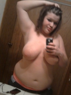 fat-selfie:  Real name: Heather Looking for: Date/Pics exchange Pictures: 39 Naked pics: Yes  Profile: HERE