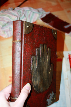 nausika-art:  So I have started making a replica of Journal 3 from Gravity Falls as well. I wanted the cover look like realistic torn leather, instead of like the more cartoony version like in the series, because I think this translates better to a prop.