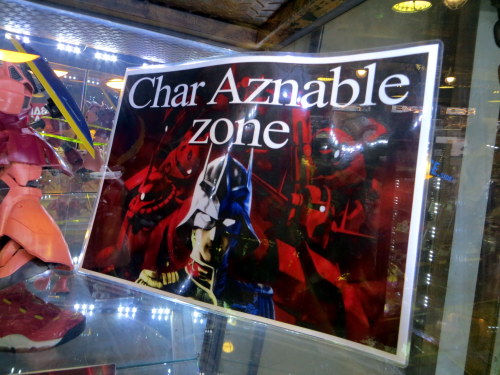 koreagunpla:A rather unexpected addition to the Gangnam Gundam Base was the “Char Aznable zone”.I fe