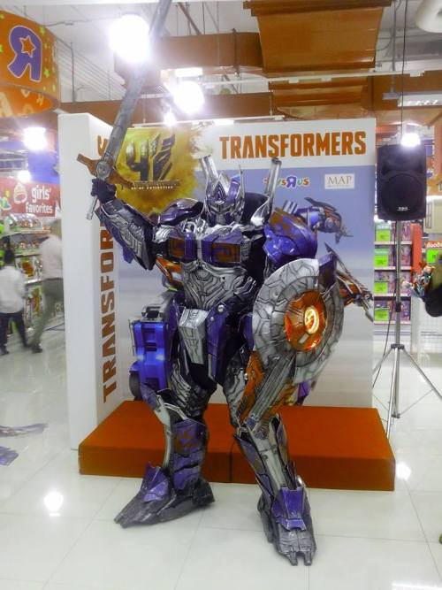 cosplay-gamers:Transformers - Optimus Prime Cosplay by C4 Team
