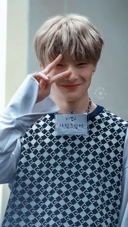 『JEONGIN』saved? reblog or like© fantaken owners