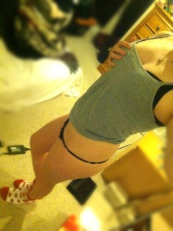 0rgasmicfeelings:  follow me and reblog for some fun (and probably dirty) talk tonight on kik (;