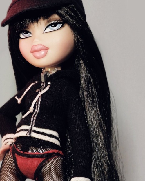 nickiminajvevo: Bratz: the original bad and boujee bitches
