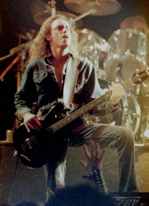 lovejohnpaulringogeorge:  Cliff Burton {02/10/1962 - 09/27/1986} 