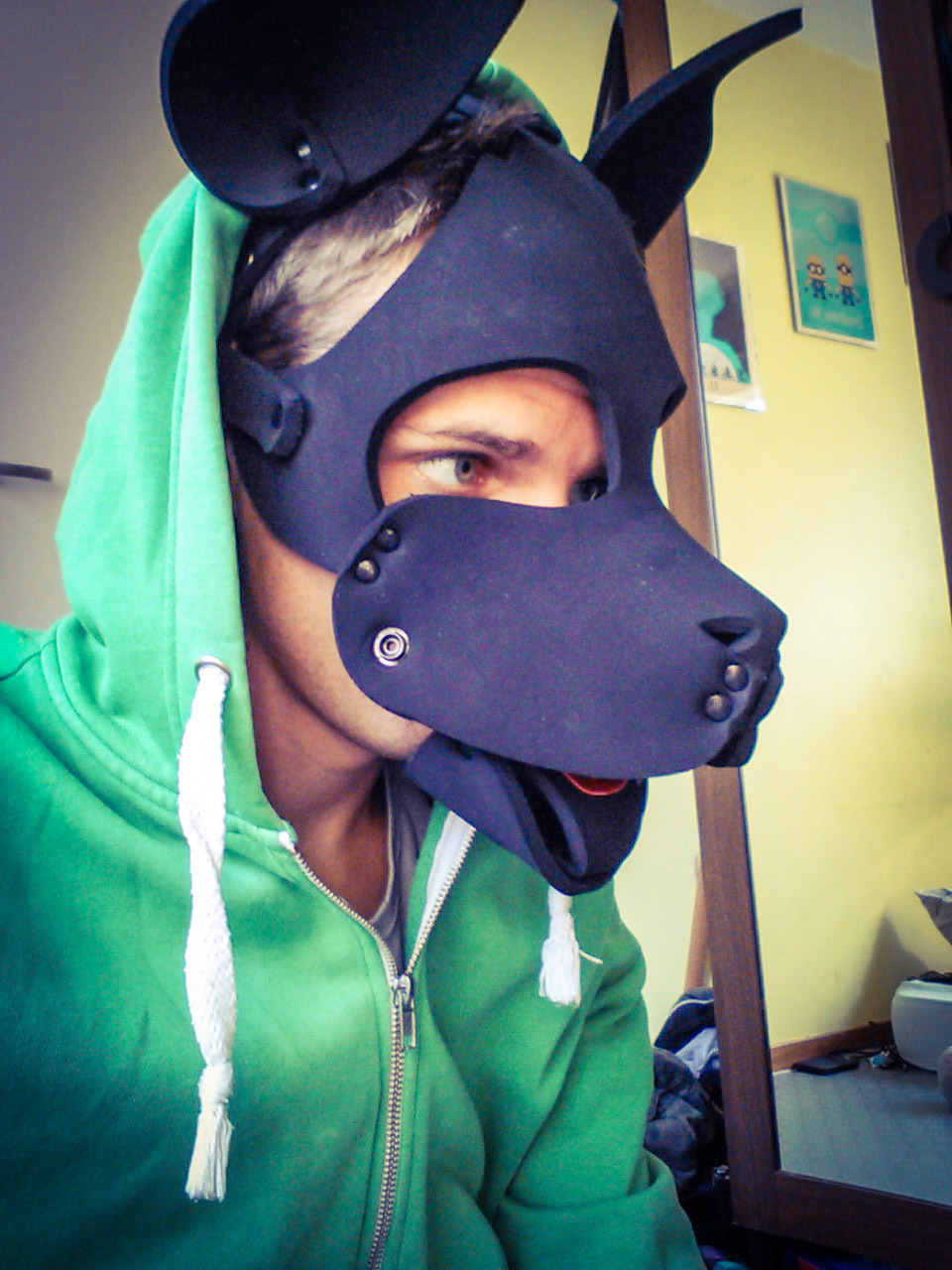 feistypet:  lockedkinkpup87:  puptimo:  Wruf  Ador-fucking-able  ^^ this 