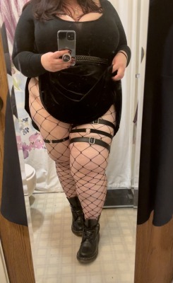 inkiighost:The date outfit winner was.. Big Tiddy Goth GF™!Honestly, I couldn’t see past my boobs today. Being a babe is such a burden.. 💜