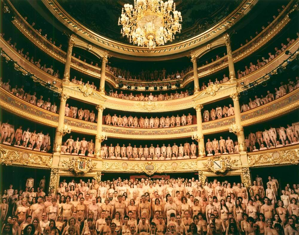 Large-scale nude shoot in Bruges&rsquo; Theatre from American installation and