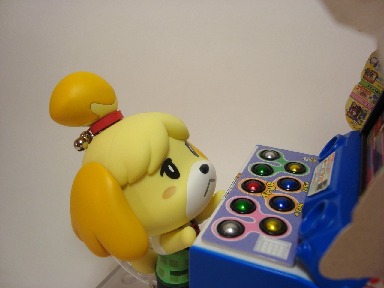 zferolie:  powervalentines:  Isabelle enjoys the newest Public Works Project in town!
