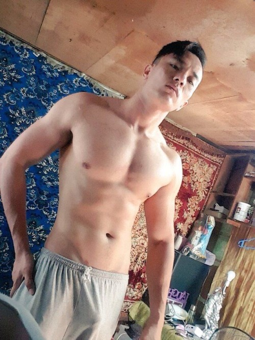 dothethinh: IG: dothethinh99 Blued: Do_The_Thinh