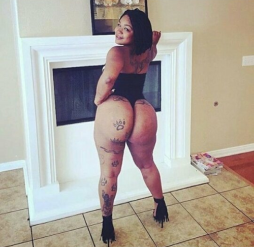 damnherassfat:  Old school porn! Diamond Monroe
